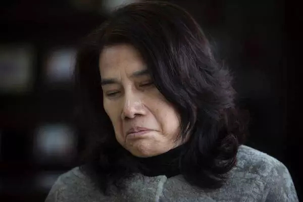 事实也是如此,你看王健林投资珠海银隆的理由多简单,完全不像一个理性企业家的做法。记者问:“您没有做过深入的调研吗?”王健林:“我觉得董明珠调研了就行了,我不用做调研。”记者:“那您之后在银隆占到多大的股份啊?”王健林:“那我还真不大清楚”。记者:“咱们这次投资部门也是经过深思熟虑,然后很多轮的讨论过了吗?